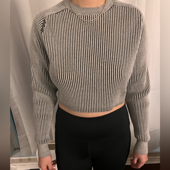 Cropped ribbed sweater - Picture 2 of 2